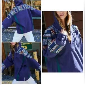Free People Kickoff Pullover. EUC